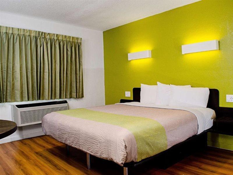 Motel 6-Modesto, Ca - Downtown Eksteriør billede