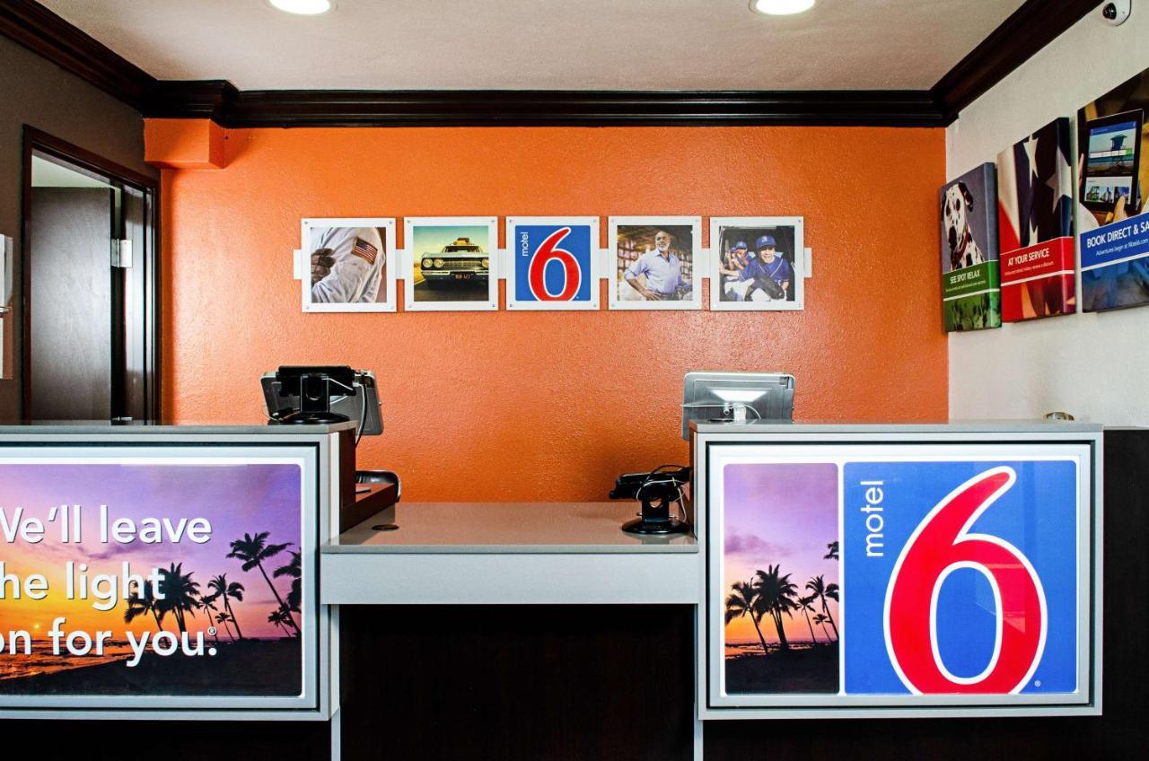 Motel 6-Modesto, Ca - Downtown Eksteriør billede