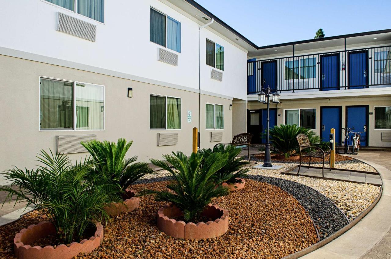 Motel 6-Modesto, Ca - Downtown Eksteriør billede