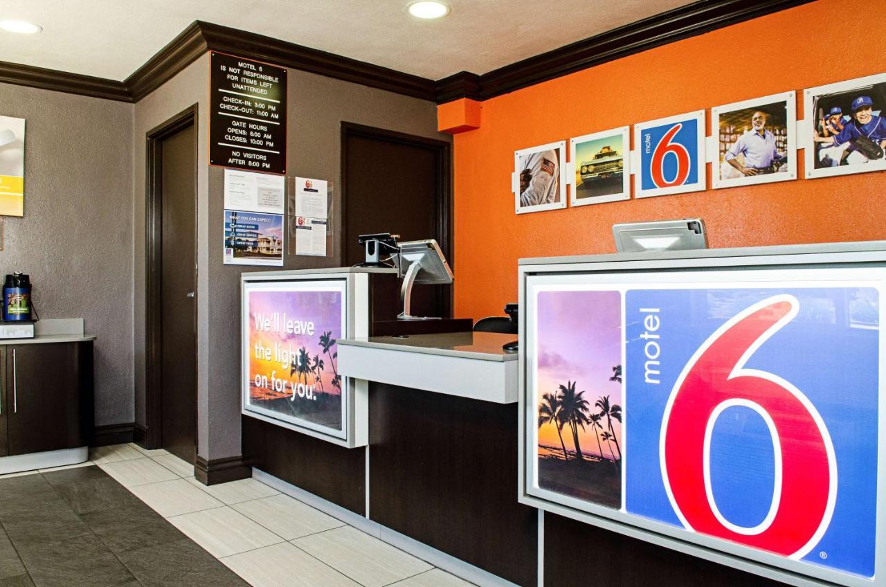 Motel 6-Modesto, Ca - Downtown Eksteriør billede