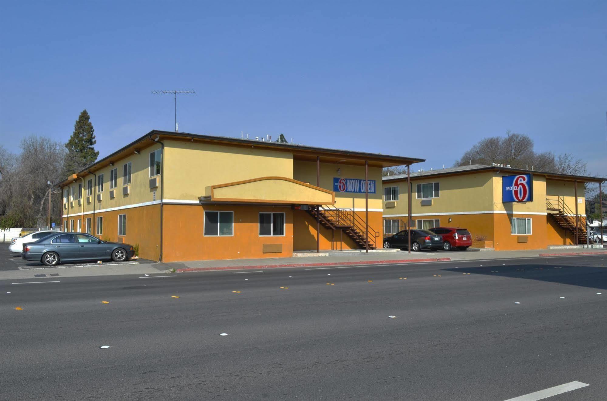 Motel 6-Modesto, Ca - Downtown Eksteriør billede