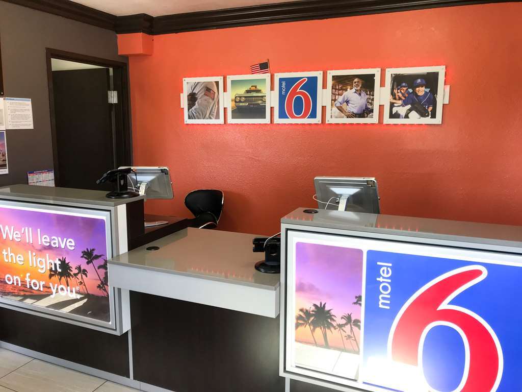 Motel 6-Modesto, Ca - Downtown Interiør billede